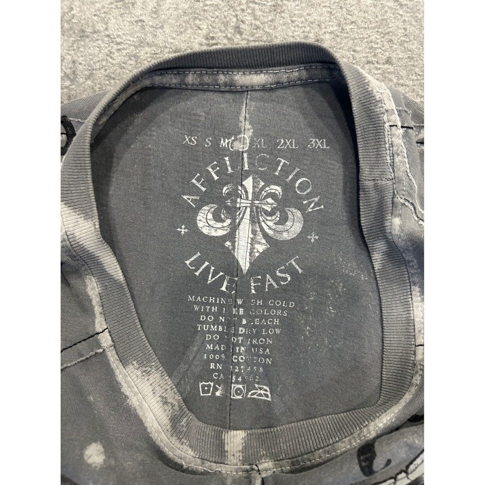 Affliction Live Fast Mens Gray Skull Cross Graphic T-Shirt Acid Wash Size L. 52 - Picture 3 of 5